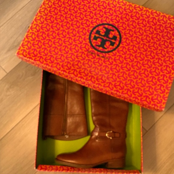 Tory Burch Nadine Boots Color: Sienna Size 7 M Very gently worn. - Picture 11 of 11